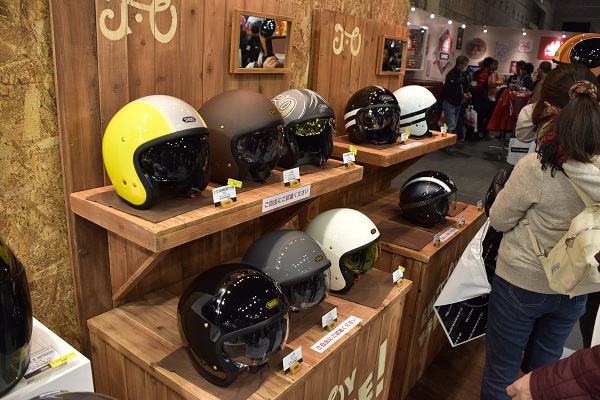 大阪モーターサイクルショー2018のSHOEIのヘルメットのブース