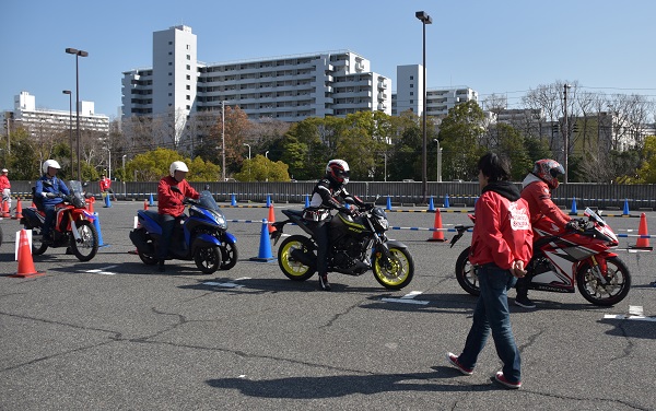 大阪モーターサイクルショー2018の試乗会で用意されたヤマハのスポーツバイクのMT-03