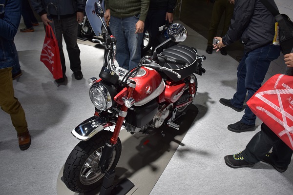 大阪モーターサイクルショー2018に展示されていたホンダのバイクのモンキー125