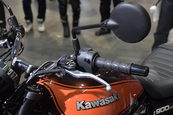 大阪モーターサイクルショー2018の試乗車として用意されていたカワサキのバイクのZ900RS