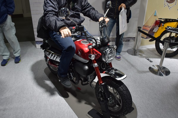 大阪モーターサイクルショー2018に展示されていたホンダのバイクのモンキー125