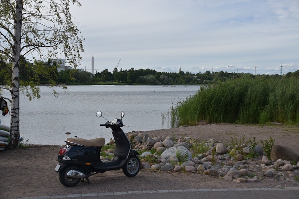 ヘルシンキ市内の湖