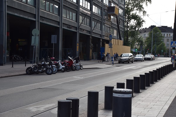ヘルシンキ市内のバイク駐車場