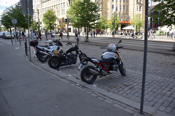 ヘルシンキ市内のバイク
