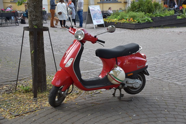ヘルシンキ市内のスクーター