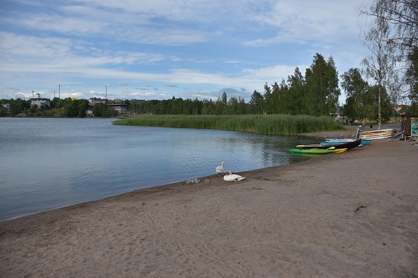 ヘルシンキ市内の湖